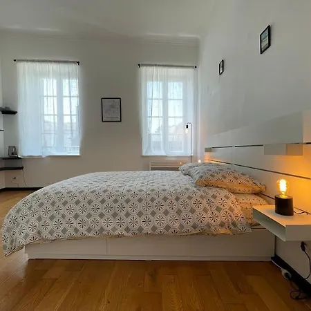 L'appartement Tomey Avec Parking شقة *