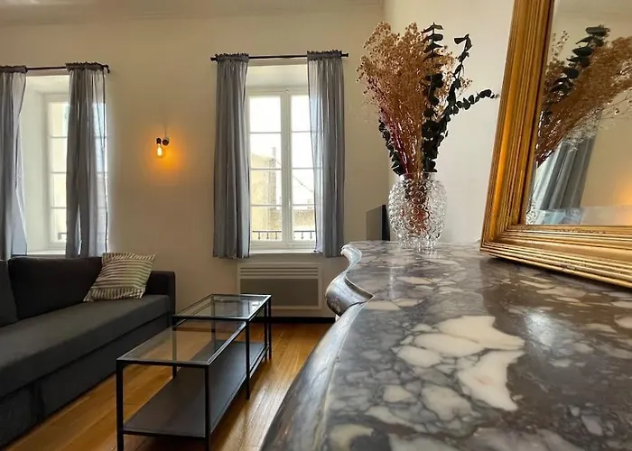 L'appartement Tomey Avec Parking *